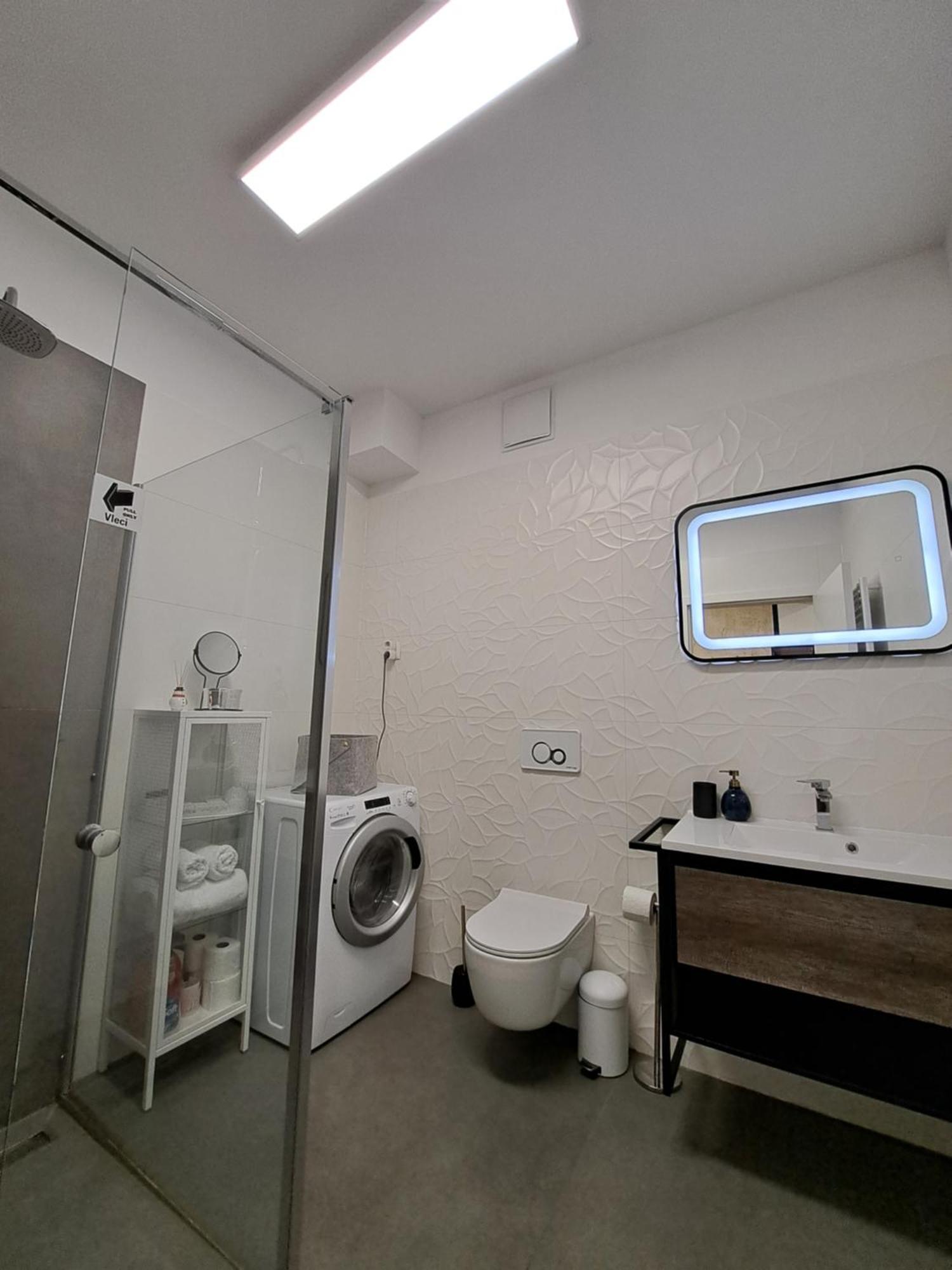Stunning New Apartment With Free Parking Near City Centre Ljubljana Exterior photo